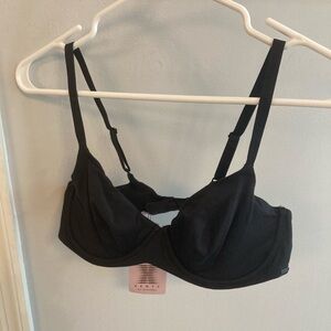 NWT Savage x Fenty Seamless underwire Black Bra Size 36C